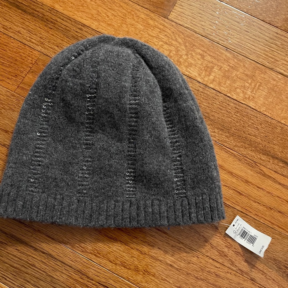 Banana Republic  women’s sequence beanie cap